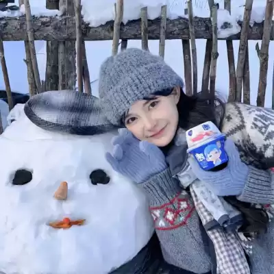 仰映容